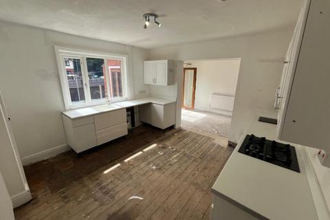 3 bedroom terraced house to rent, Gilbert Street, Ramsbottom, BL0 0PL