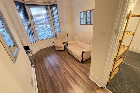 1 bedroom in a house share to rent, Poplar Grove, Stockport SK2