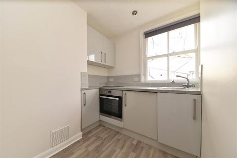 Studio to rent, Nightingale Road, Hitchin