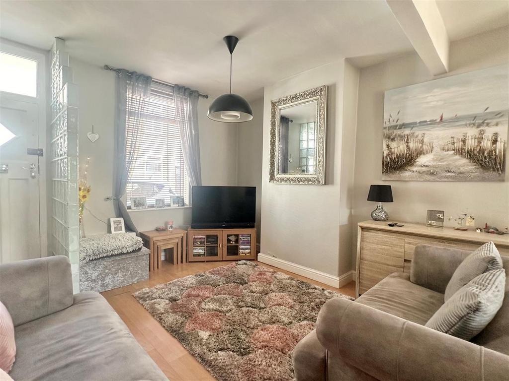 Diamond Street, The Groves 2 bed terraced house for sale £225,000
