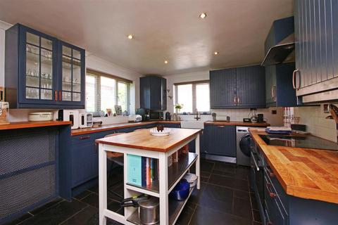 4 bedroom detached house for sale, Pinfold Hill, Wistow
