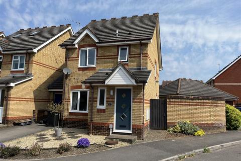 4 bedroom link detached house for sale, Kingham Close, Chippenham