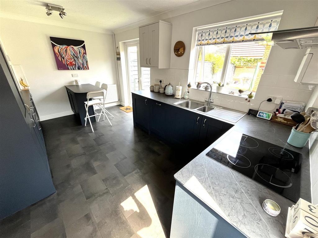 Kitchen Reverse Image