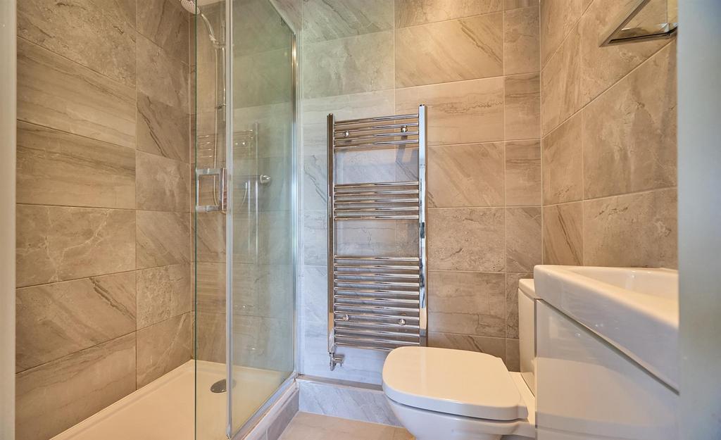 Refitted en-suite shower room