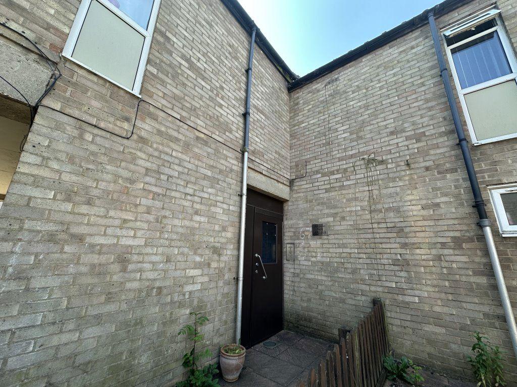 Holyrood Walk, Corby 2 bed flat to rent £750 pcm (£173 pw)
