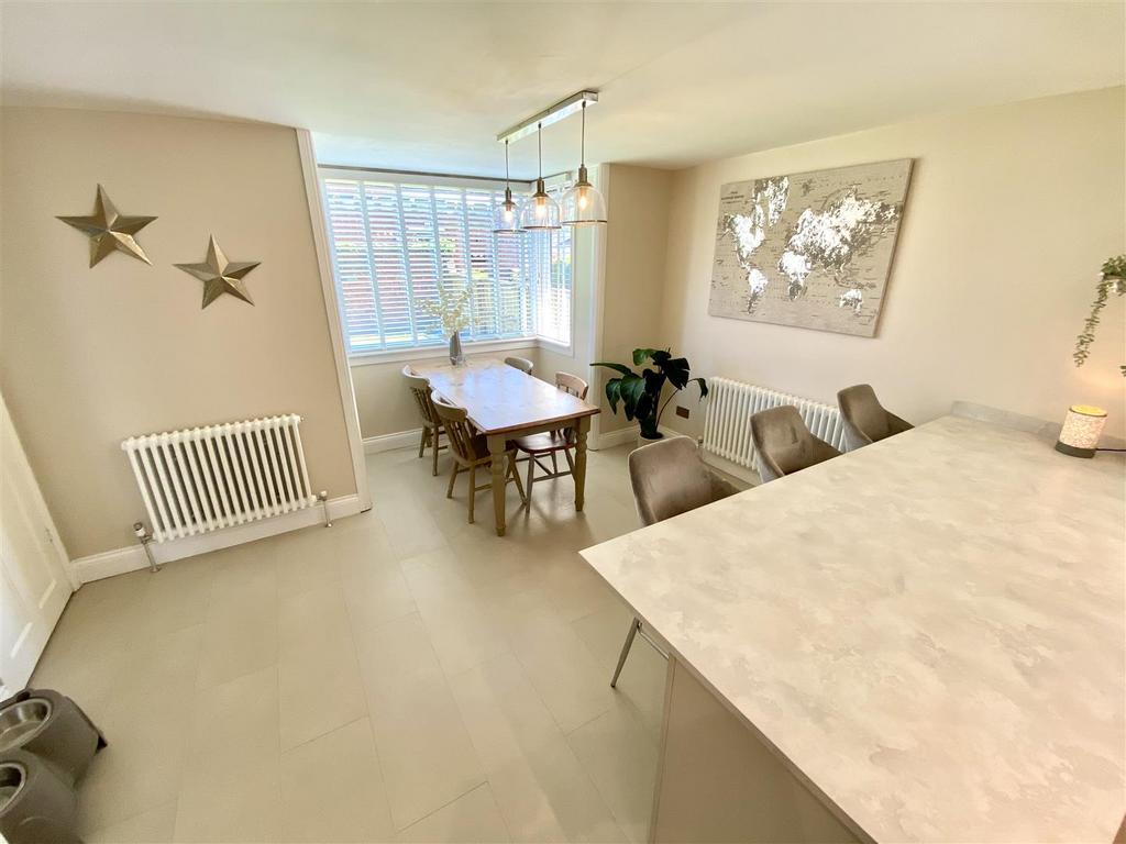 Open Plan Kitchen and Dining Room