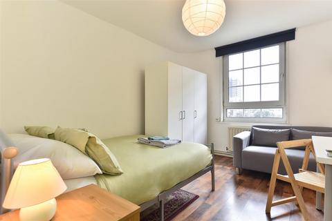5 bedroom flat to rent, Boyd Street, London E1