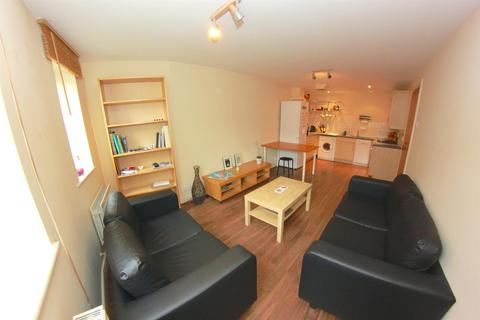 3 bedroom flat to rent, 118 Jamaica Street, London E1