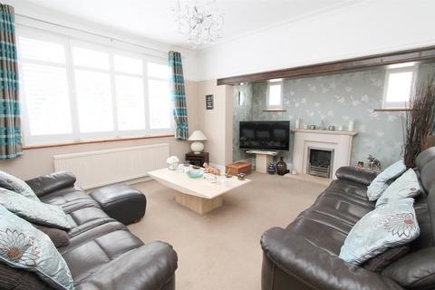 3 bedroom detached house for sale, Woodcote Road, Wallington SM6