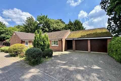 Newent - 3 bedroom detached bungalow for sale