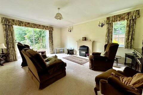 3 bedroom detached bungalow for sale, Robinson Close, Newent GL18