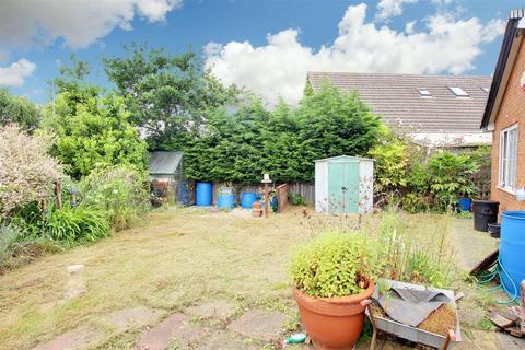 2 bedroom detached bungalow for sale, Youlgrave Avenue, Sutton-On-Sea LN12