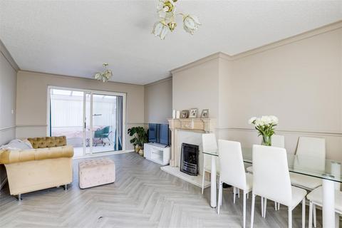 73 Arnside Road, Nottingham, NG5 5HH