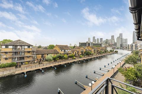 2 bedroom apartment for sale, Falcon Way, Isle Of Dogs, E14