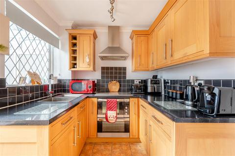 2 bedroom terraced house for sale, Farningham Close, Maidstone