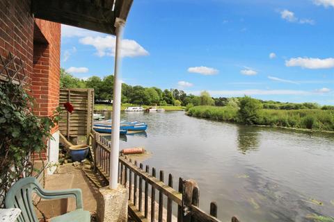 3 bedroom semi-detached house for sale, Wroxham Road, Coltishall