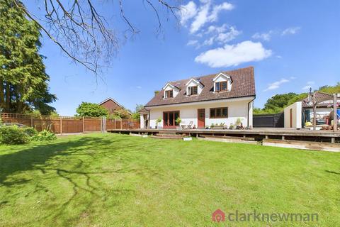 5 bedroom detached house for sale, Hastingwood Road, Harlow CM17