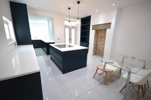 4 bedroom end of terrace house for sale, Foundry Street, Rossendale BB4