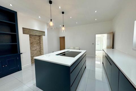 4 bedroom end of terrace house for sale, Foundry Street, Rossendale BB4