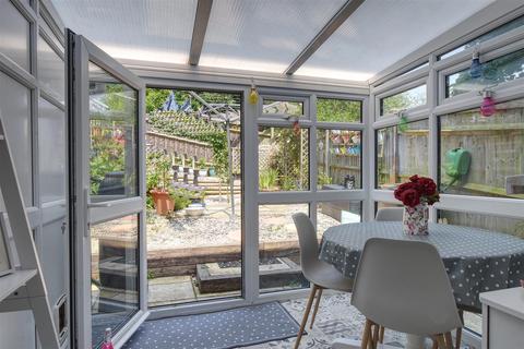 18 Mistley Close, Bexhill-on-sea, TN40 2TD