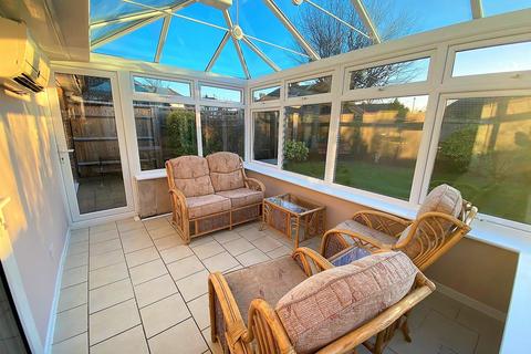 25 Derwent Drive, Petts Wood, Orpington, BR5 1EN