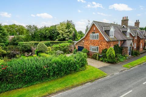 3 bedroom cottage for sale, Main Street, Askham Bryan, York