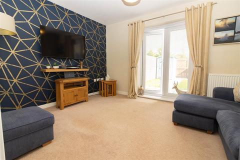 18 Dobson Close, High Spen, Rowlands Gill, NE39 2BF