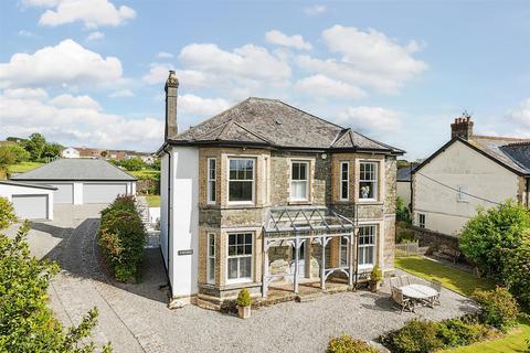 5 bedroom detached house for sale, Courtenay Road, Tavistock