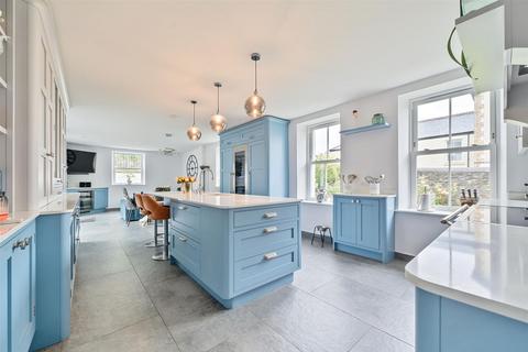 5 bedroom detached house for sale, Courtenay Road, Tavistock