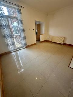 2 bedroom flat to rent, Hollins Lane, Middlesbrough TS5