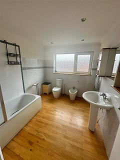 2 bedroom flat to rent, Hollins Lane, Middlesbrough TS5
