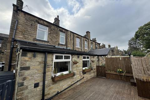 4 bedroom end of terrace house for sale, King Street, Mirfield WF14