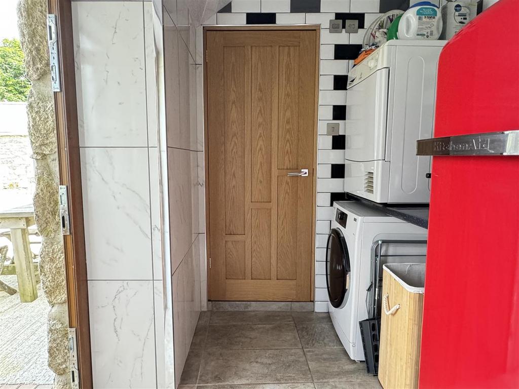 Utility/Rear Access