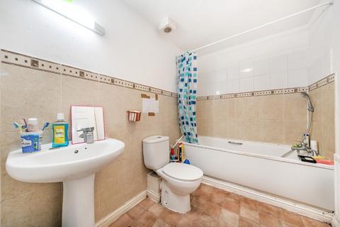 7 High Tor View, London, SE28 0LN