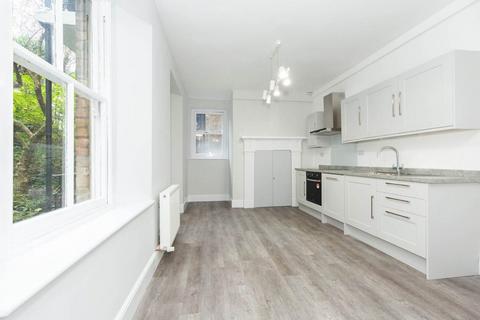 4 bedroom flat to rent, N6