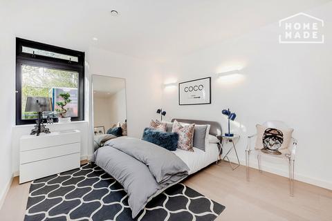 3 bedroom flat to rent, Vonder Skies, London, TW8