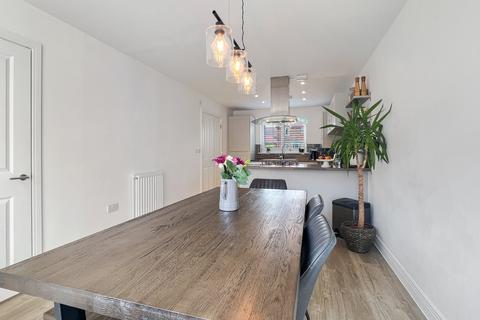 6 Evans Way, Witham, CM8 2FX