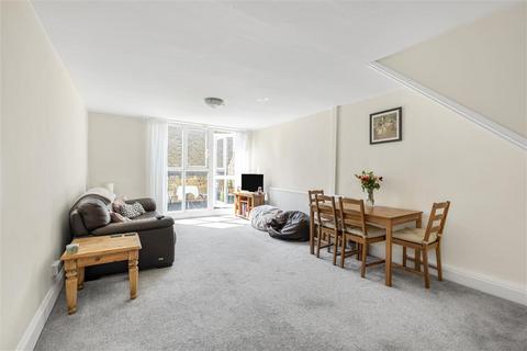 3 bedroom maisonette for sale, Althorpe Mews, SW11