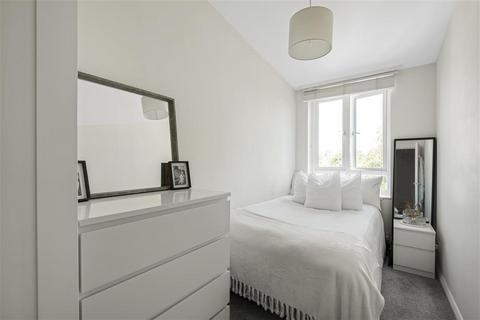 17 Althorpe Mews, London, SW11 3PD