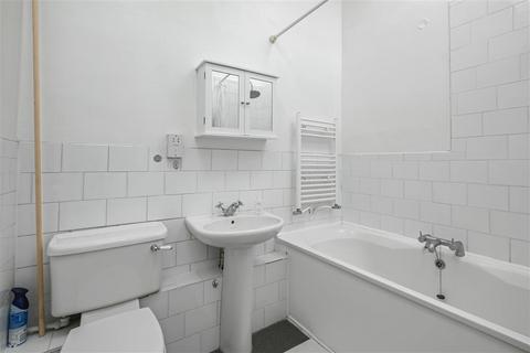 17 Althorpe Mews, London, SW11 3PD