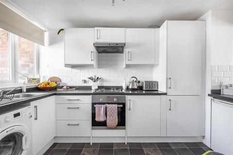 17 Althorpe Mews, London, SW11 3PD
