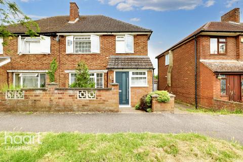 4 bedroom semi-detached house for sale, Pennine Avenue, Luton