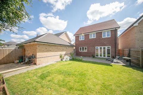 4 bedroom detached house for sale, Meadow Lane, Great Bentley, Colchester, CO7