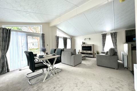 2 bedroom mobile home for sale, Smithy Leisure Park, Preston PR3