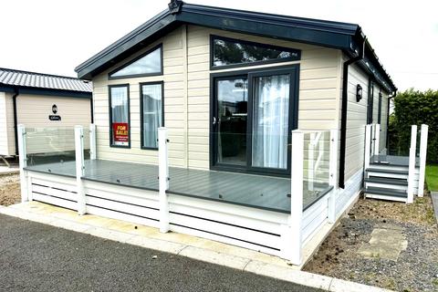 2 bedroom mobile home for sale, Smithy Leisure Park, Preston PR3