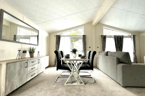 2 bedroom mobile home for sale, Smithy Leisure Park, Preston PR3