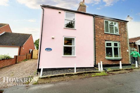 3 bedroom semi-detached house for sale, The Green, Martham