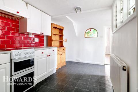 3 bedroom semi-detached house for sale, The Green, Martham