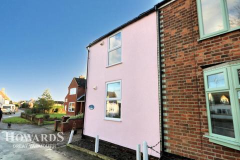 3 bedroom semi-detached house for sale, The Green, Martham