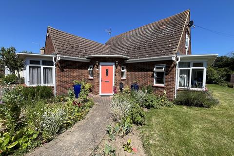 3 bedroom bungalow for sale, Ferry Road, Felixstowe IP11